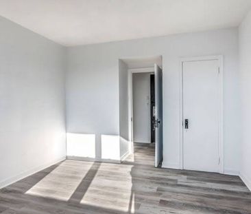 5830 Côte Saint Luc Road - Beautiful 2-Bedroom Apartment for Rent - Photo 1