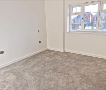 4 bedroom semi-detached house to rent - Photo 1