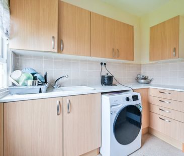 3 Bed Terraced House, Windsor Road, IG1 - Photo 6