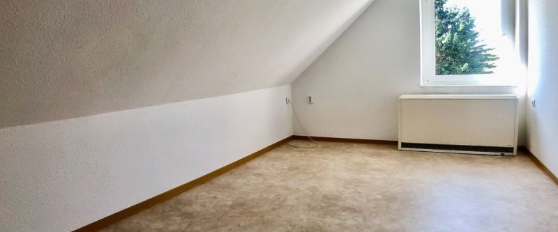 Renovierte 2-Raum-Dachgeschosswohnung in Pretzschendorf - Singlewohnung - Photo 1