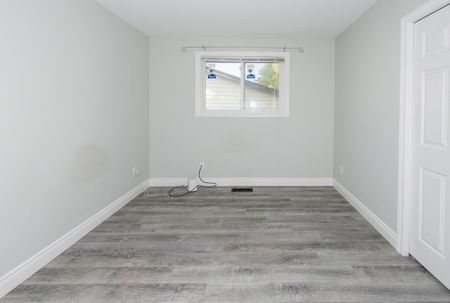 For Lease - 389 Churchill Court Unit# A, Waterloo, Ontario - Photo 4