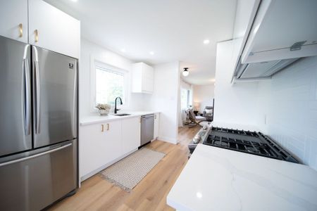 For Lease - 107 Delmar Drive Unit# 1, Hamilton, Ontario - Photo 2
