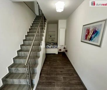 Pronájem bytu 2+1 s terasou, Jízdárenská, Karlovy Vary - Photo 1