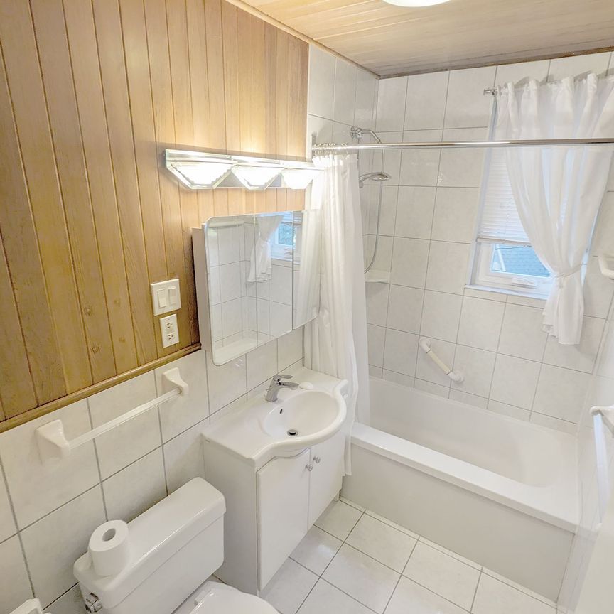 For Lease - 95 Chatsworth Drive Unit# Upper, Toronto, Ontario - Photo 1