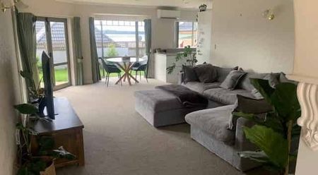 Very Tidy With Water Views - Photo 4