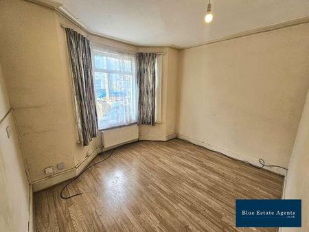 Townsend Road, Southall, UB1 - Photo 2