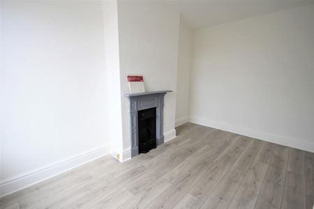 3 bedroom end of terrace house to rent - Photo 4