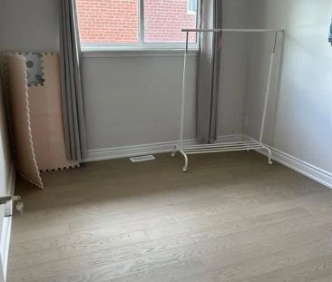 Detached Home For Lease | W9239330 - Photo 2