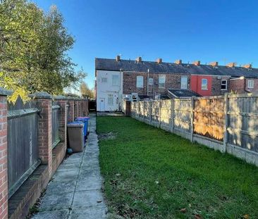 Thornfield Street, Salford, Greater Manchester, M5 - Photo 6