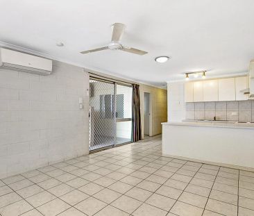 Tidy Apartment in Convenient Location! - Photo 2