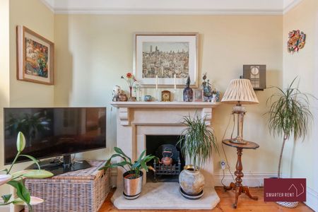 4 Bed, House - Photo 2