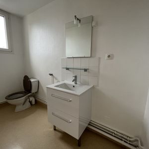 Location Appartement 1 pièce 28m² CLERMONT FERRAND 63000 - Photo 2