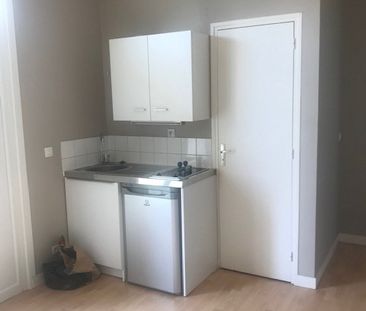Location Appartement 1 pièce 15m² - Photo 2