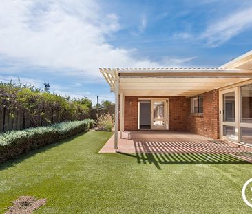 Stylish & Central - Photo 1