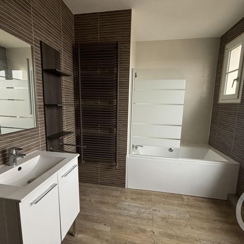 3 pièces - 90,39 m2 MAINVILLIERS - 28 - Photo 1