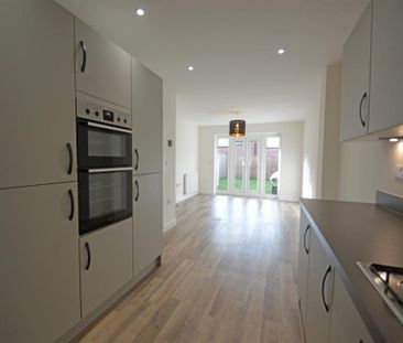 3 Bedroom Semi Detached To Let - Photo 4