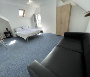 7 bedroom house of multiple occupation to rent - Photo 2