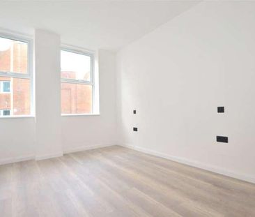 London Road, Redhill, Surrey, RH1 - Photo 2