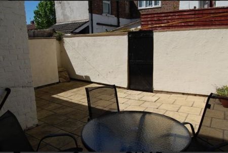 Room in a Shared House, Egerton Street, CH45 - Photo 5