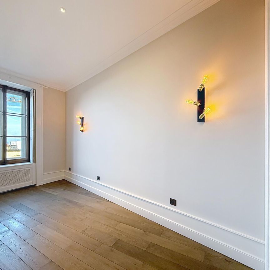 Sublime appartemnent rénové de 6 pièces niché au coeur de la Vieille-Ville - Foto 1