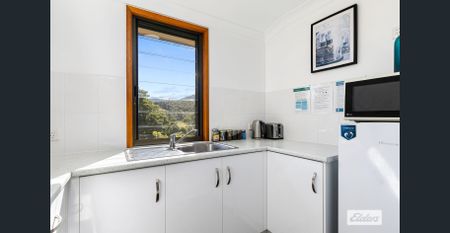 Fully Furnished Studio Apartment - Power, Water & Wifi included in rent. - Photo 4