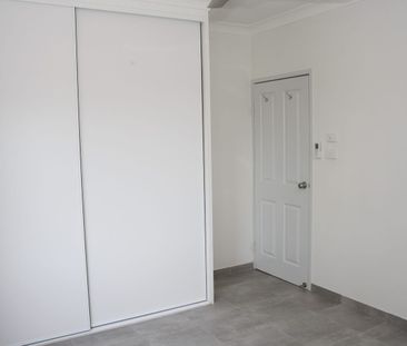 SPACIOUS THREE BEDROOM HOME – HUGE, FULLY FENCED GARDEN – PET FRIENDLY - Photo 1