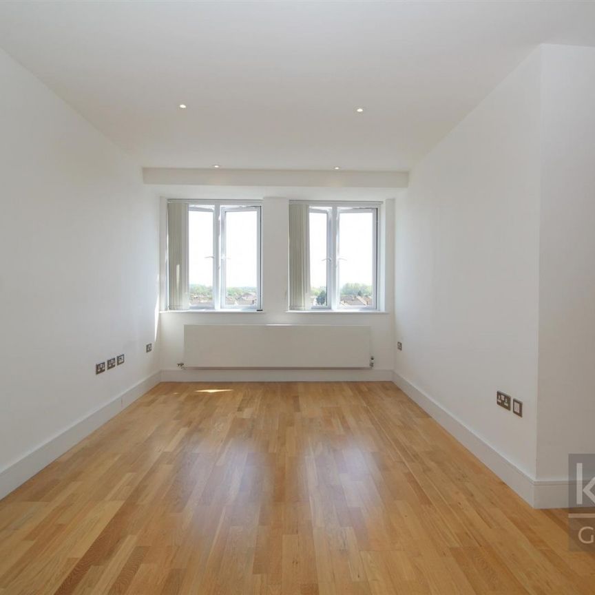 2 Bedroom Flat - Purpose Built To Let - Photo 1