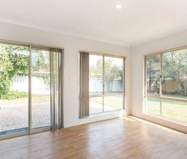 4 Bedroom, 2 Bathroom Family Home in Murdoch - Photo 4