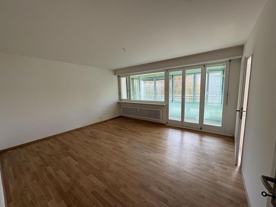 Helle und zentral gelegene 3.5 Zimmerwohnung im 4. OG - Photo 1