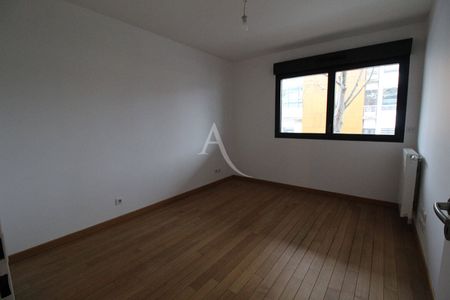 Appartement 4 pièces - 21000 Dijon Loyer : 865 € / mois CC - Photo 3