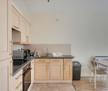 1 bedroom flat to rent - Photo 2