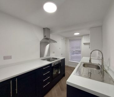 2 bedroom end of terrace house to rent - Photo 4