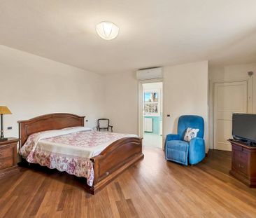 Villa in Affitto a Forte dei Marmi – Zona: Roma Imperiale - Photo 3