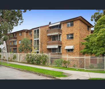 10/21 Lachlan Street, Warwick Farm, NSW 2170 - Photo 3