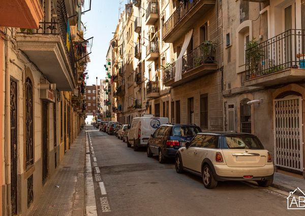 Cozy apartment right by the Barceloneta beach