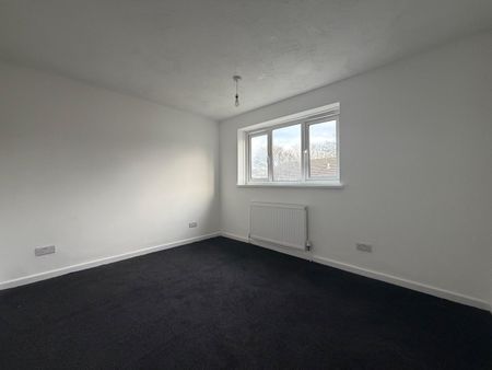 4 Bed Terraced House, Cottingley Drive, LS11 - Photo 4