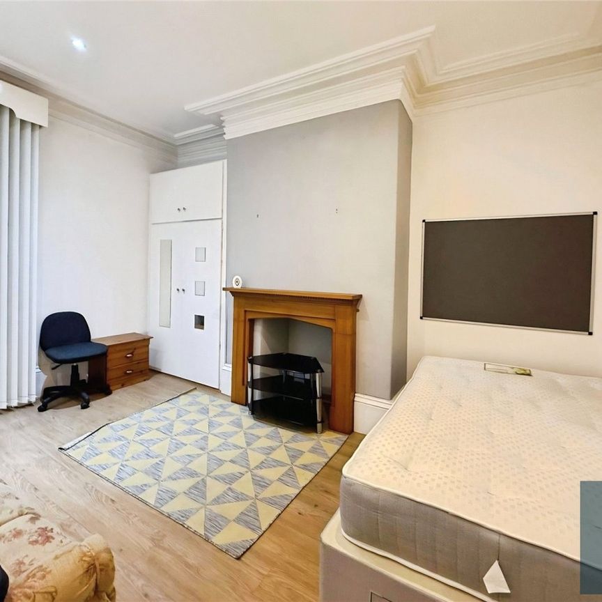 Fitzwilliam Street, Town Centre, Huddersfield, HD1 - Photo 1