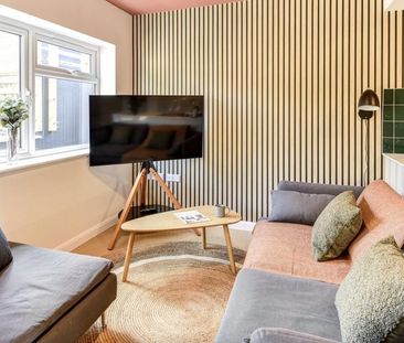 1 bedroom in a house share to rent - Photo 2