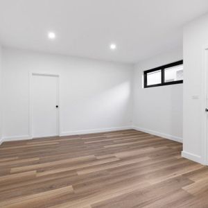 Self-Contained 1-bedroom Granny Flat for Lease! - Photo 2