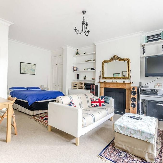 Studio to rent - Photo 1