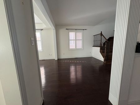 For Lease - 73 Barletta Drive, Vaughan, Ontario - Photo 2