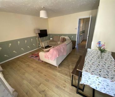 3 bedroom semi-detached house to rent - Photo 3