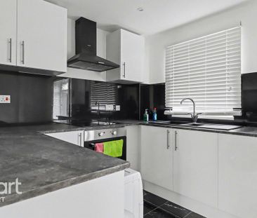 3 bedroom terraced house to rent - Photo 3