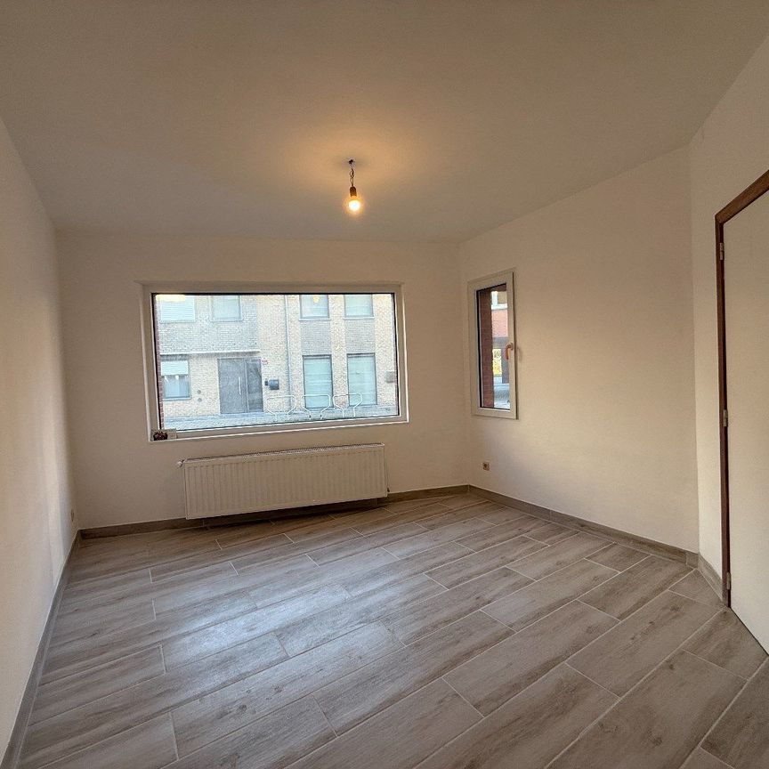 Rijwoning met 3 slaapkamers en koer te centrum Eernegem - Foto 1