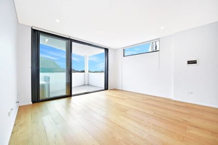 Modern one-bedroom apartment in convenient location - Photo 2