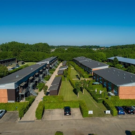 Dejlig 3-værelses lejlighed med terrasse - Photo 2