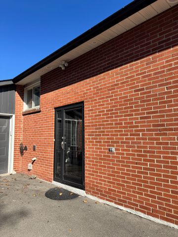 For Lease - 205 Talbot Crescent, Newmarket, Ontario - Photo 5