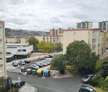 Santo António Dos Cavaleiros e Frielas, Lisbon - Photo 2