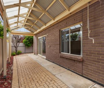“Low-Maintenance Living in Prime Location - 3 Bedroom Courtyard Home” - Photo 2