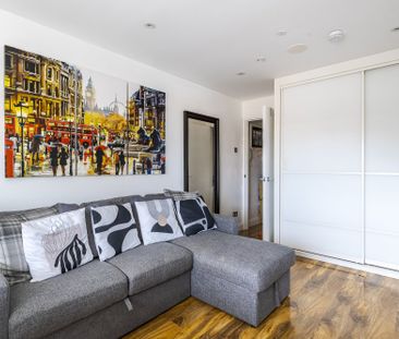 Cobbs Hall, Fulham Palace Road, Fulham, London, SW6 - Photo 4